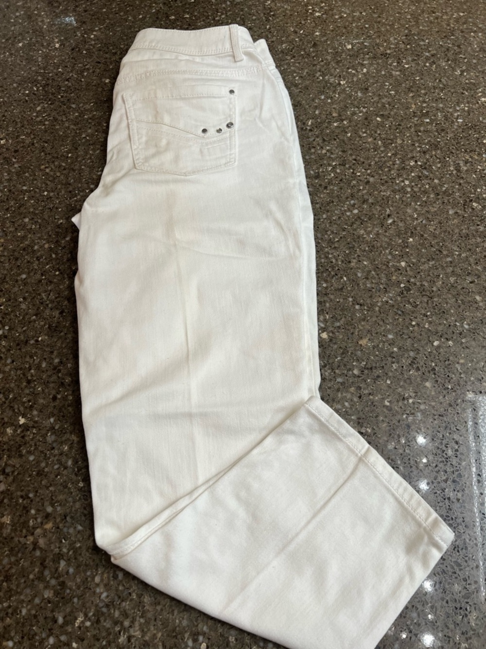 Chico's Platinum White Crop Skimmer Jeans Size 1 Studded Accents Beach Summer